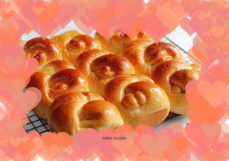 A happy day starts with delicious food [yoghurt old bread]