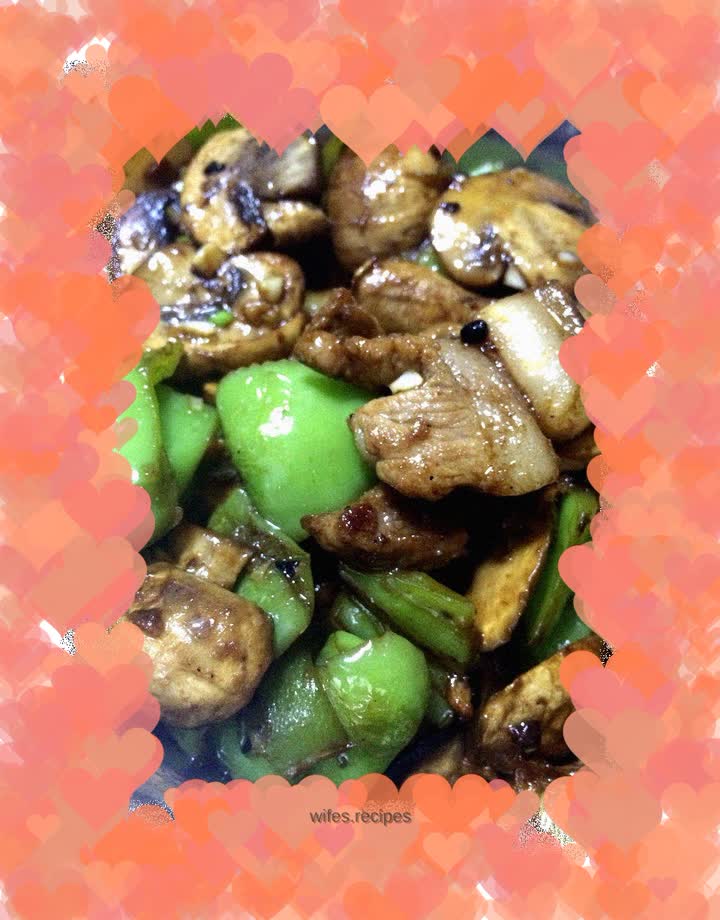 Super delicious - Stir-fried pork belly and green pepper with garlic, herb, mushrooms