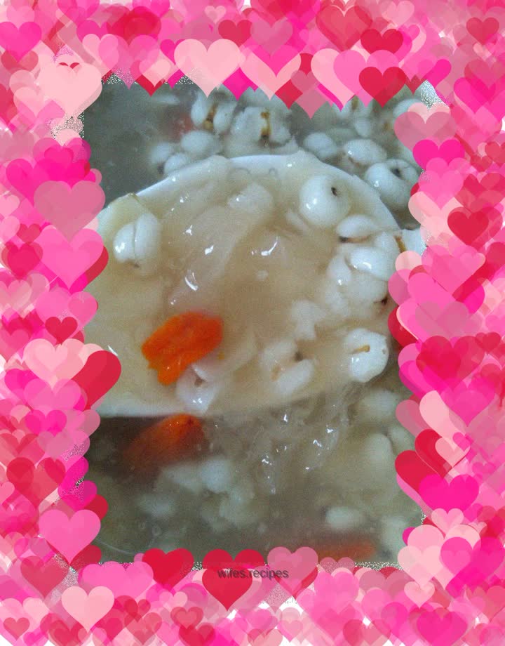 Healthy Barley Lily and Tremella Soup