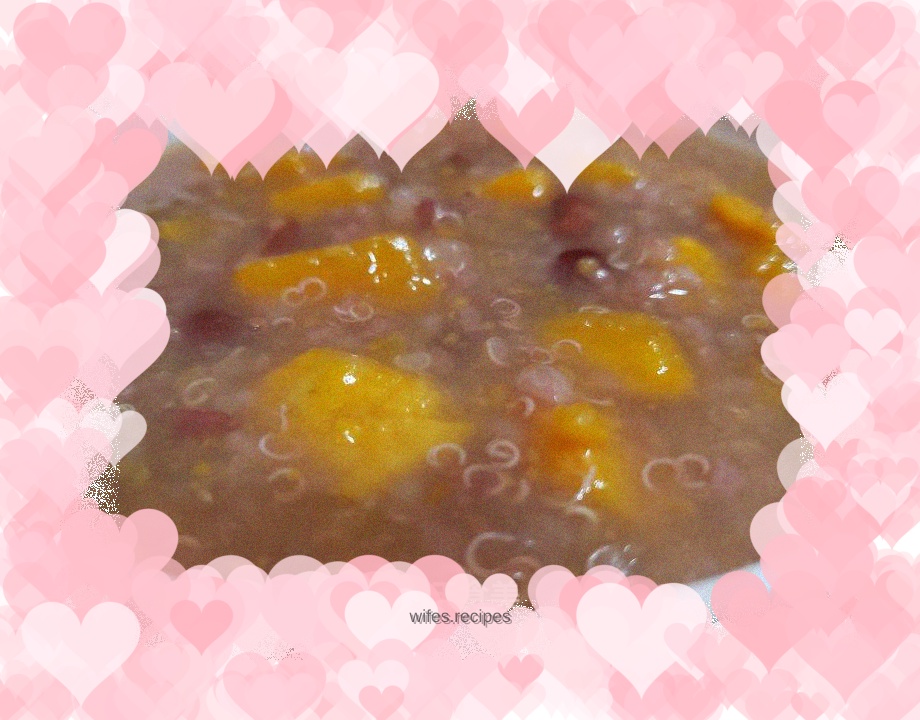 Quinoa, red bean and sweet potato sweet porridge