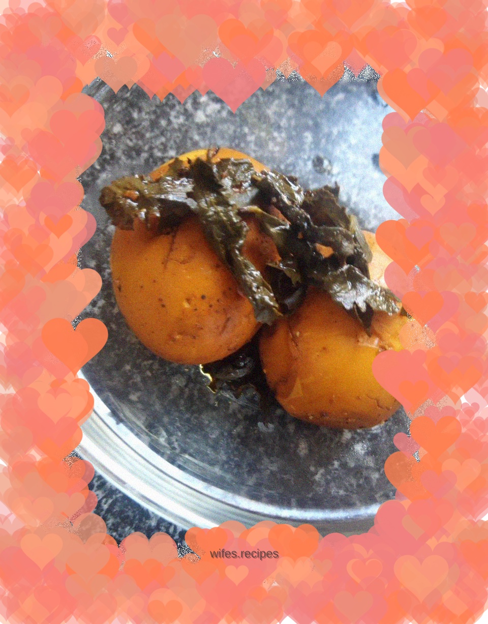 Tea-flavored braised eggs