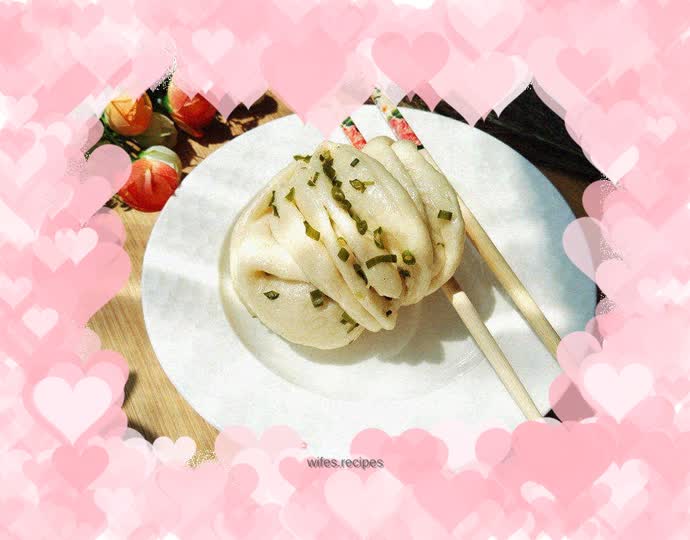 Green onion rolls