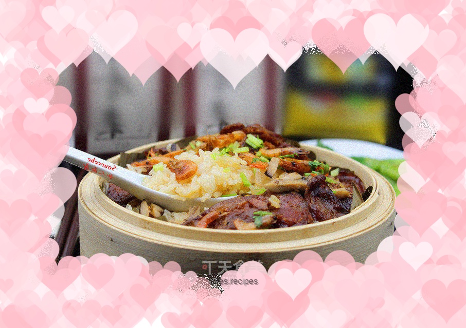 Steamed rice with shrimp and sausage