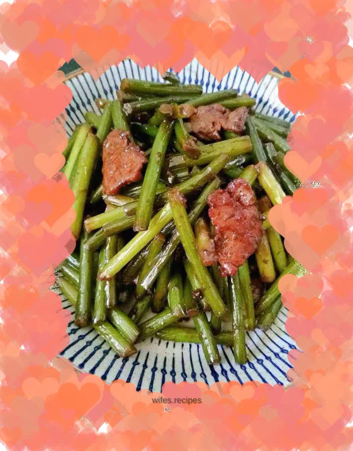 A quick and delicious side dish, stir-fried pork with garlic