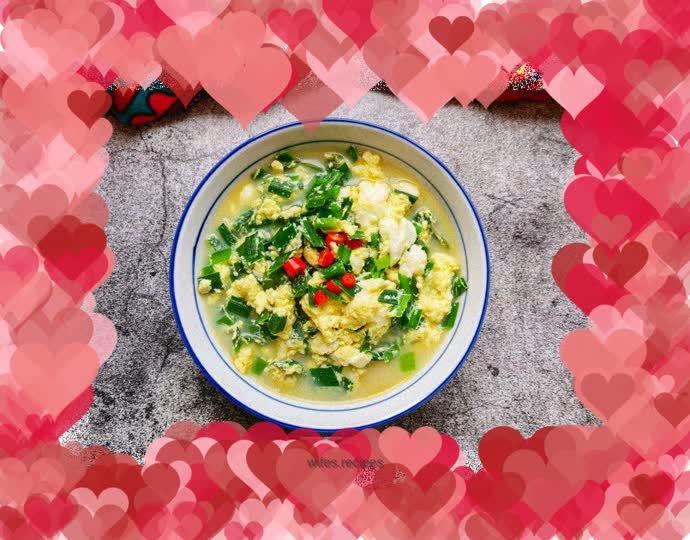 Baked eggs with leeks and water