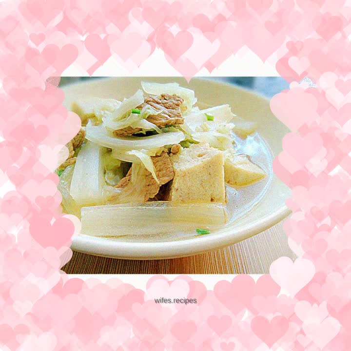 Cabbage stewed with frozen tofu