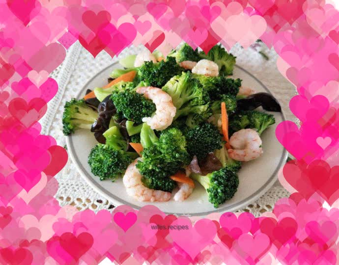 Stir-fried shrimps with broccoli