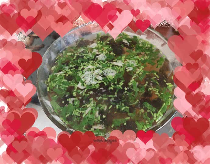 Coriander, shrimp skin and seaweed soup