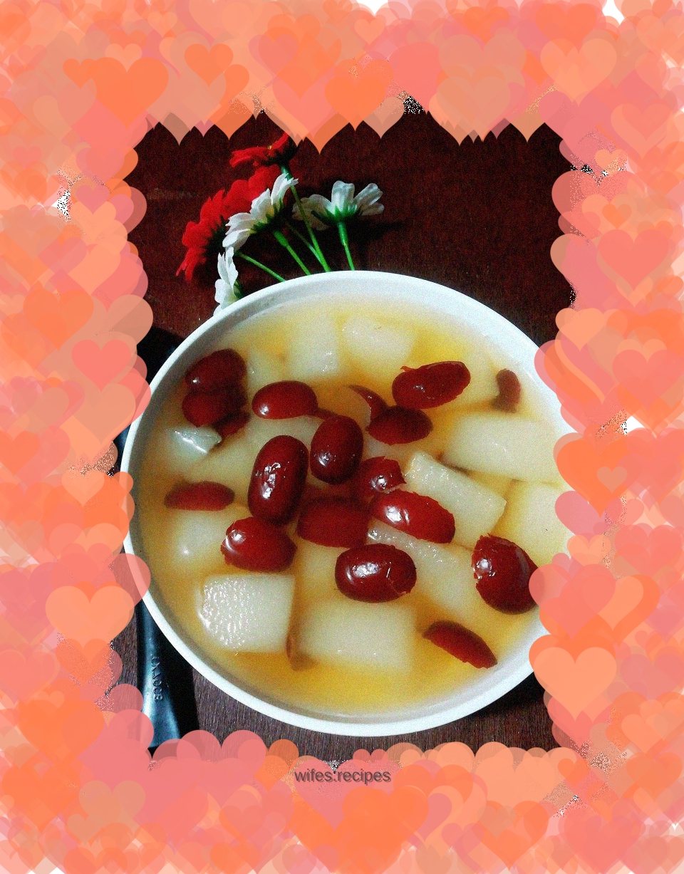 Red dates and snow pear soup