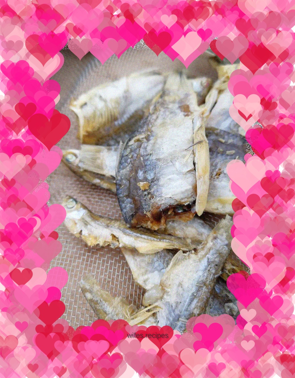 Sun-dried fish