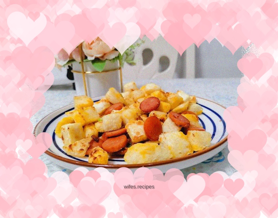 Fried sausage with steamed buns