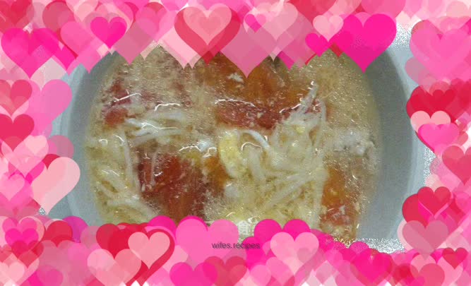 Enoki Mushroom, Tomato and Egg Soup