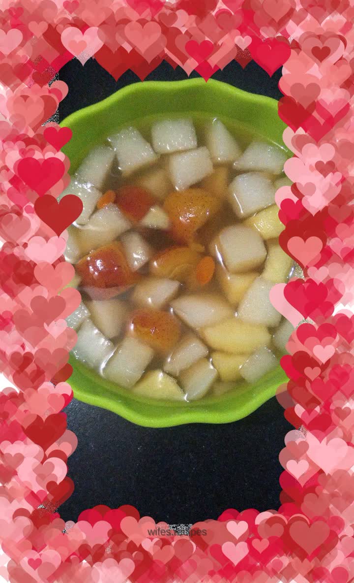 Rock sugar, hawthorn, snow pear and mixed fruit soup