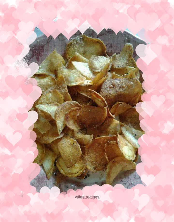 Salt and pepper potato chips
