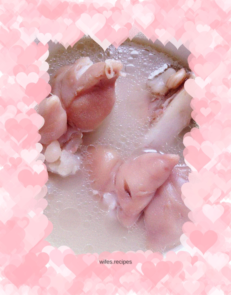 Soybean and Peanut Stewed Pork Trotters