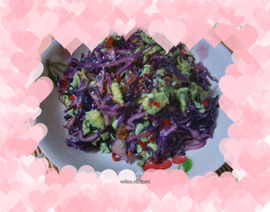 Scrambled Eggs with Purple Cabbage