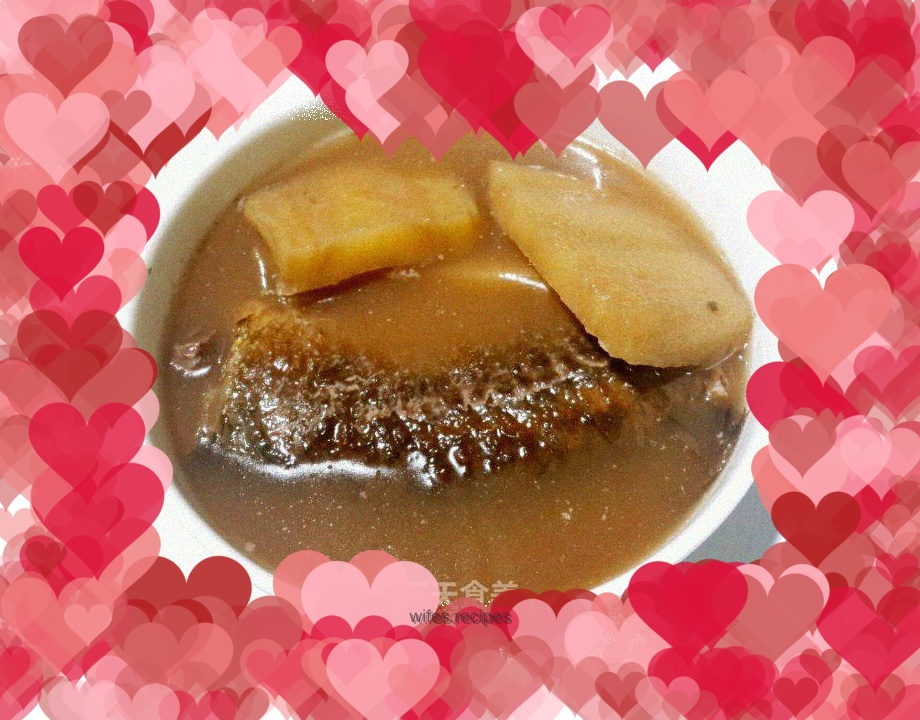 Red bean flour and arrowroot fish soup