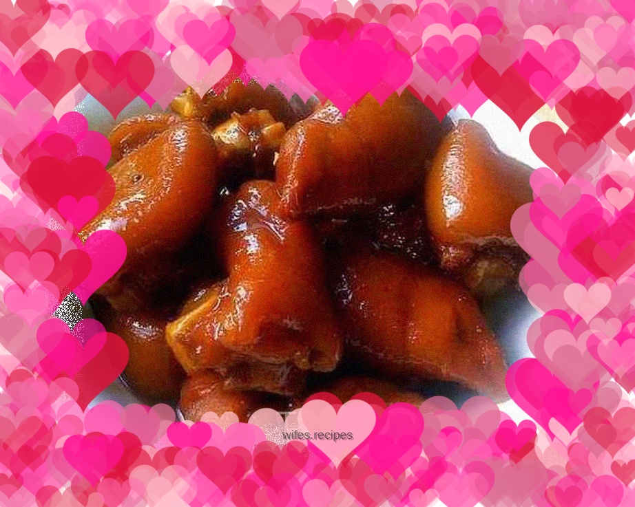 Braised pork trotters