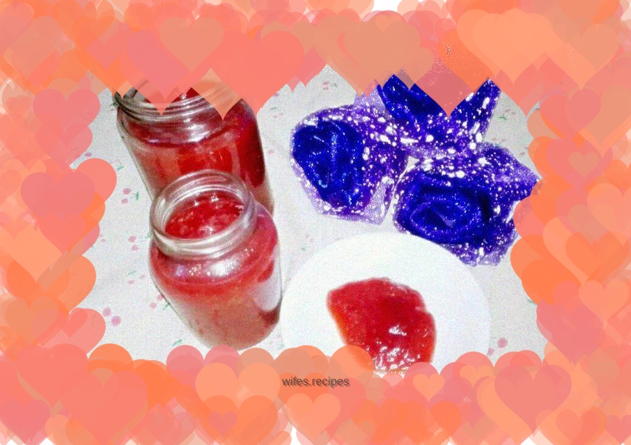 Bread machine version of strawberry jam