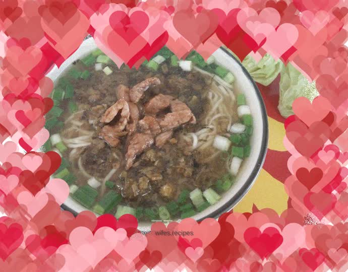 Sauerkraut and shredded pork noodles