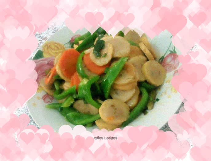 Stir-fried meat rolls with green pepper and carrot