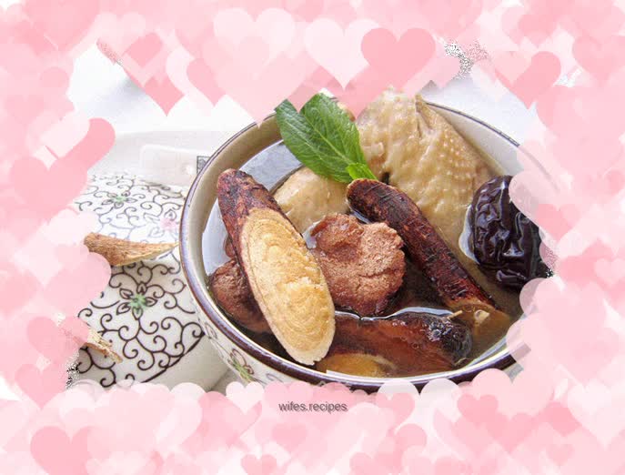 Hakka Soup___Remove dampness and replenish qi. Five-finger peach stewed old chicken