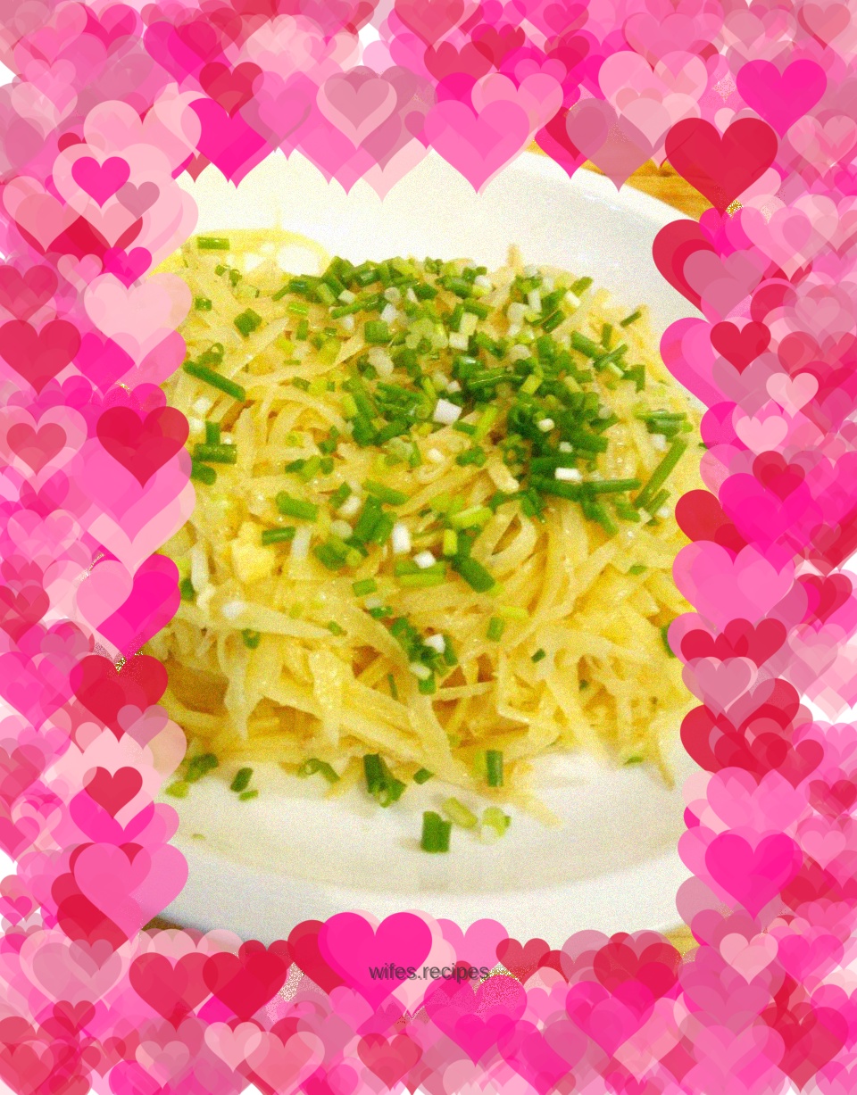 Fried shredded potatoes with salted egg yolk