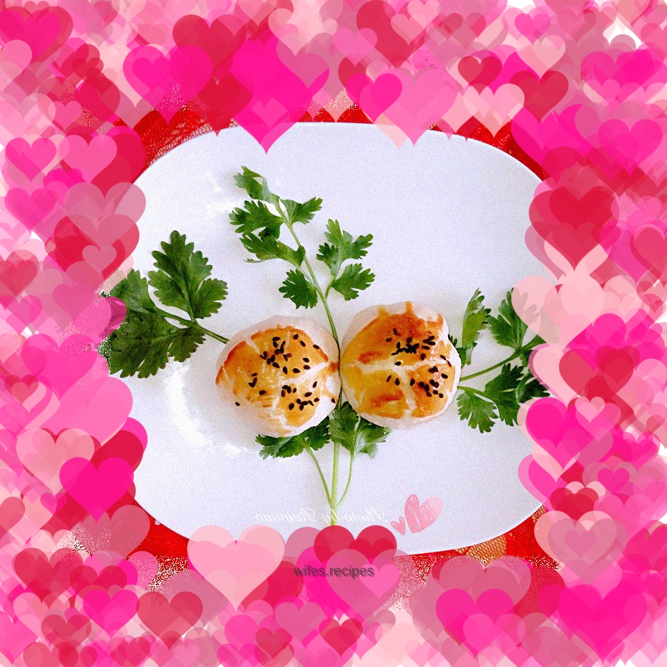 Su-style mooncake-egg yolk cake