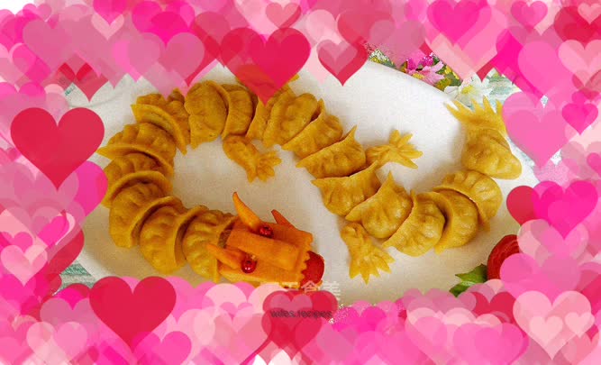 Dragon-shaped steamed dumplings