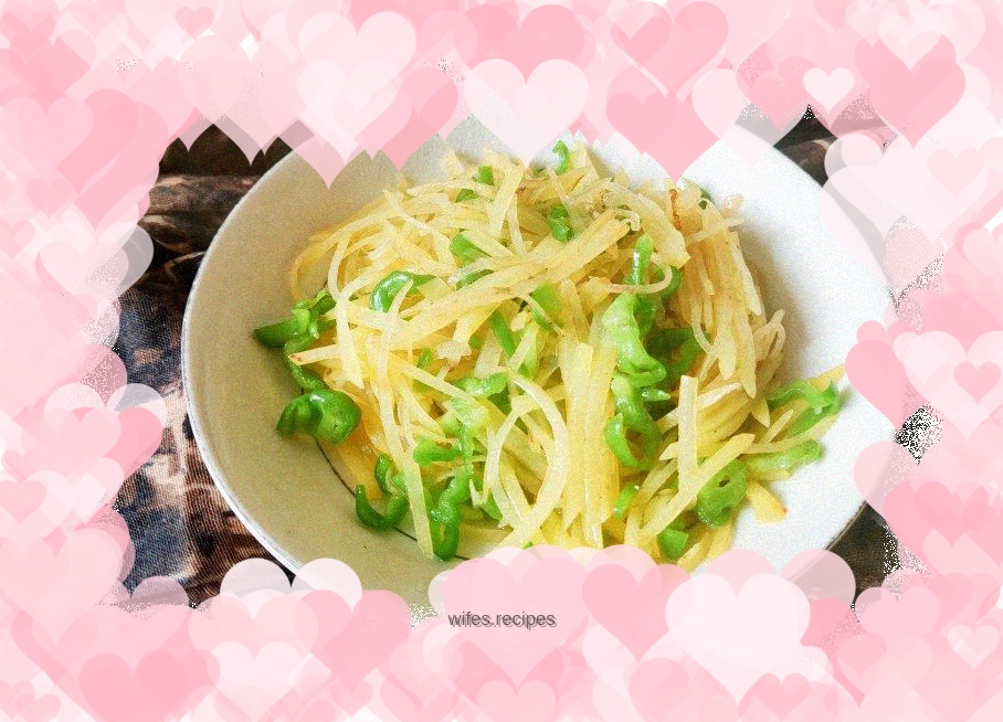Stir-fried green peppers with shredded potatoes
