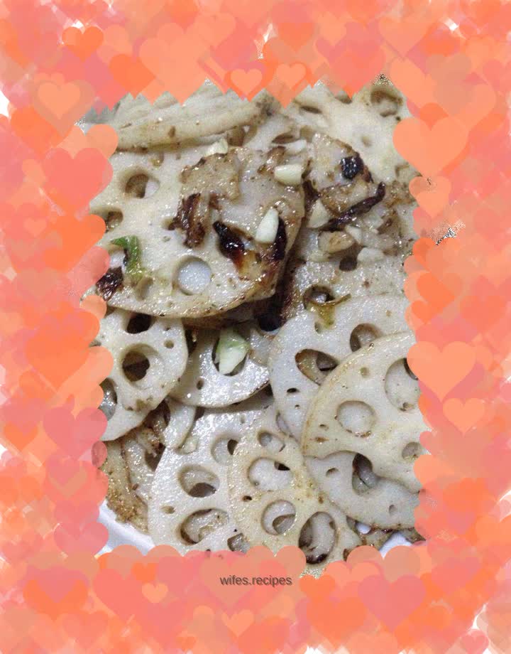 Fried lotus root slices with cumin flavor