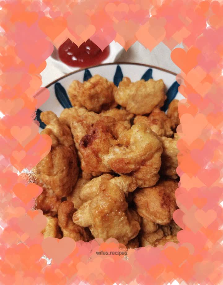 Crispy fried chicken nuggets