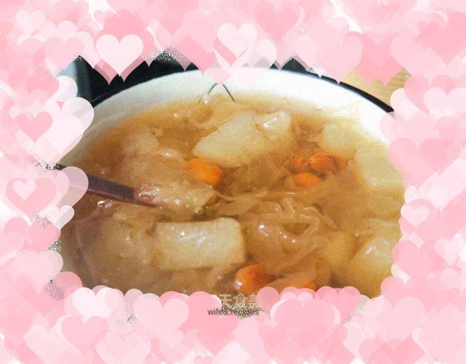 Nourish the lungs and nourish the skin with Rock Sugar, Snow Pear and Tremella Soup