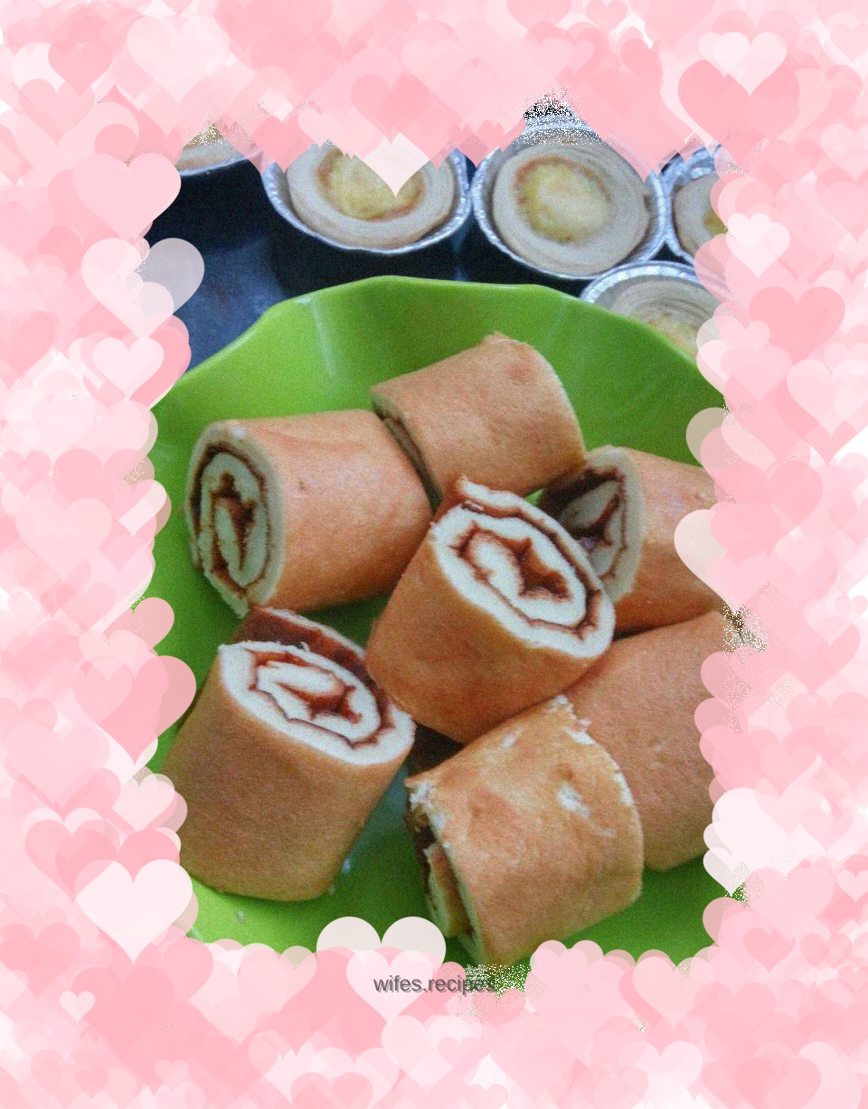 Small four roll cake