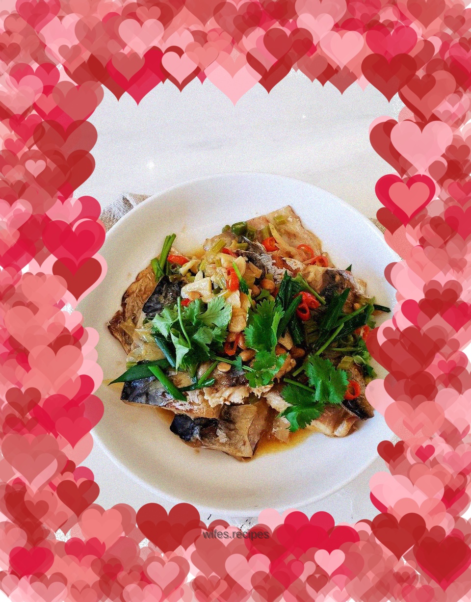 Braised mackerel with Puning bean paste