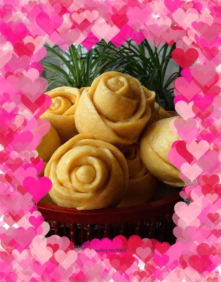 Yellow rose steamed buns