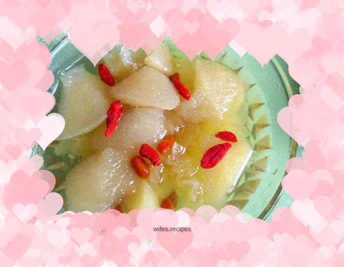 The Holy Food for Winter Noise Reduction—Tremella Fungus Stewed with Rock Sugar and Snow Pear