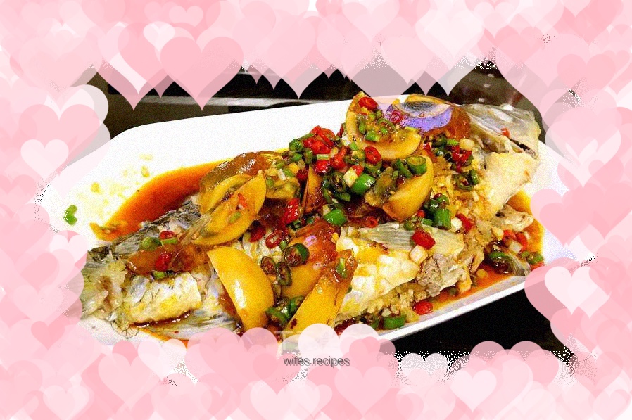 Hot fish mixed with preserved eggs