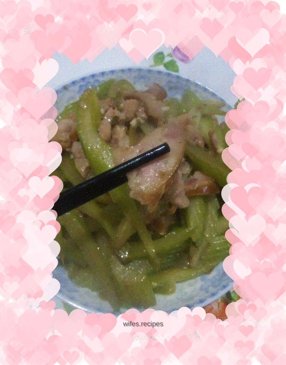 Sausage and Celery~Emerald Red