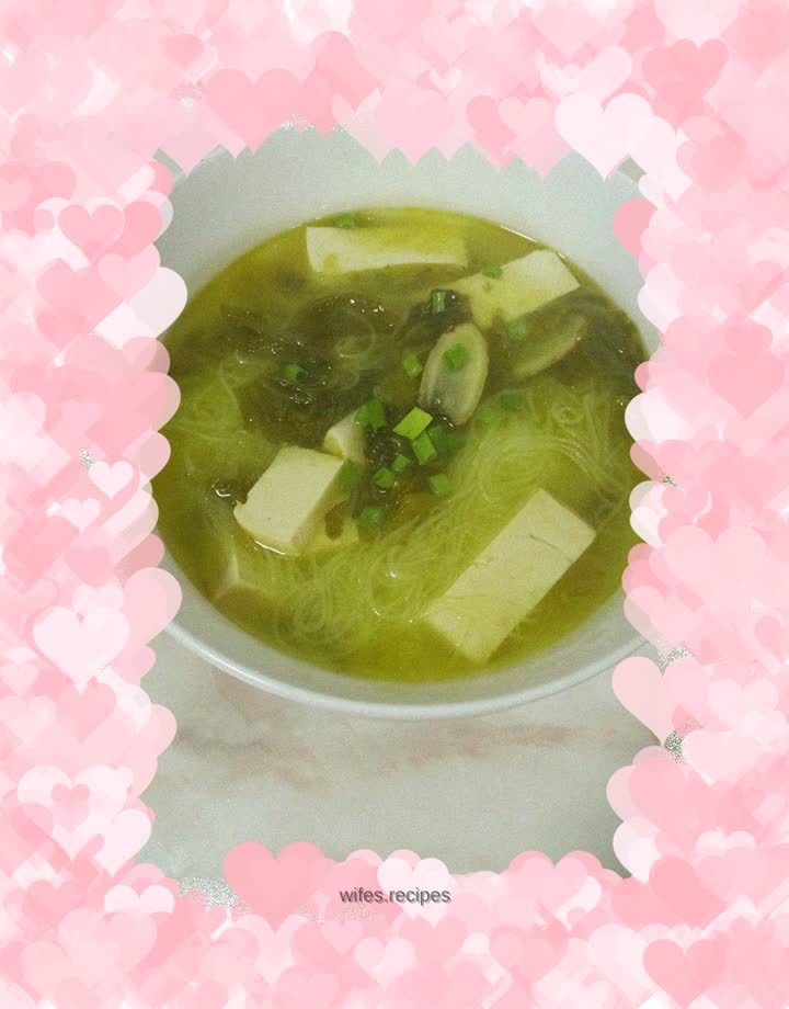 Pickled cabbage, vermicelli and tofu soup