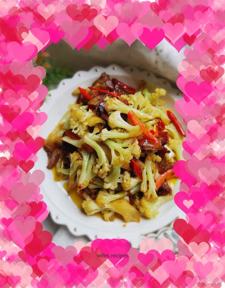 Stir-fried cauliflower with bacon