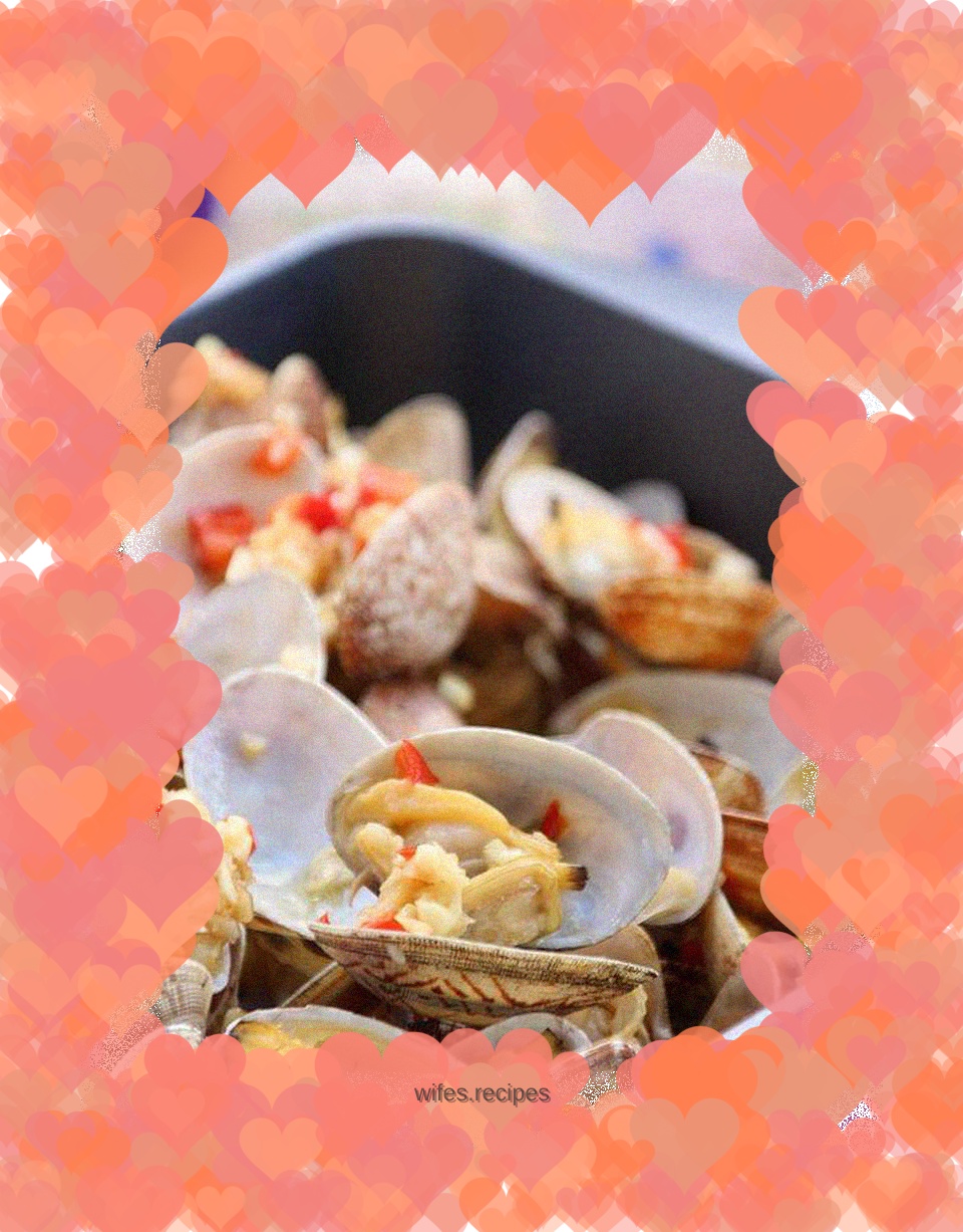 Grilled clams with garlic
