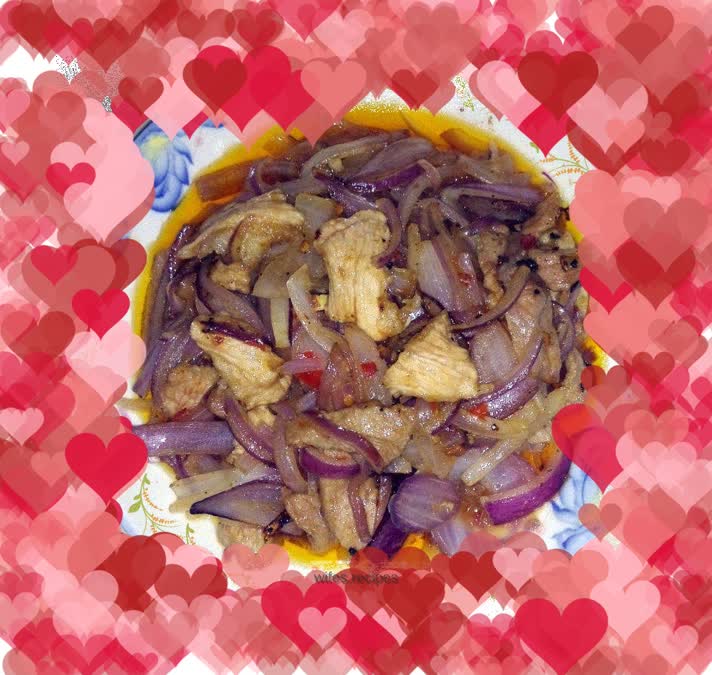 Fried meat with onions