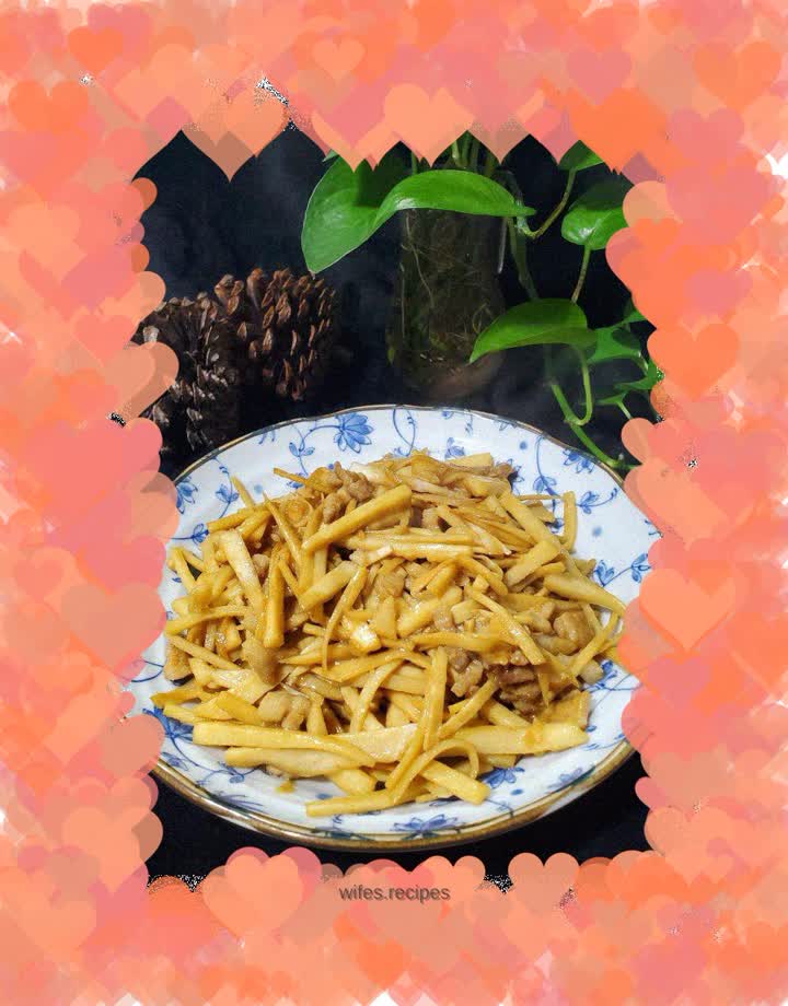 Pork stir-fried shredded bamboo shoots