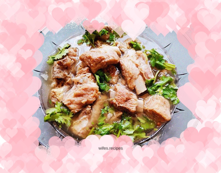 Braised pork ribs