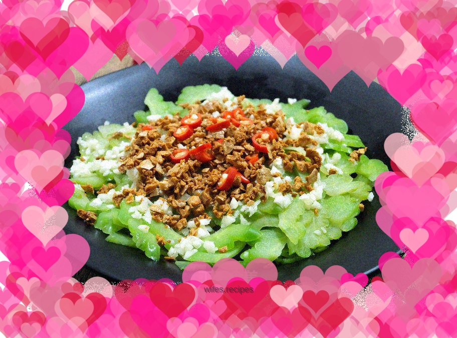 Bitter Melon Mixed with Gold and Silver Garlic