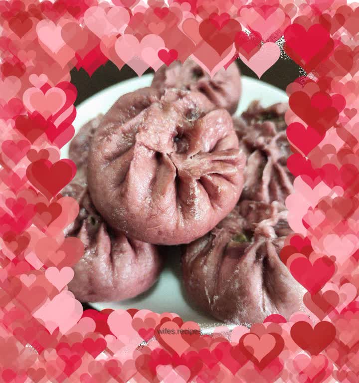 Steamed buns stuffed with pickled vegetables and meat