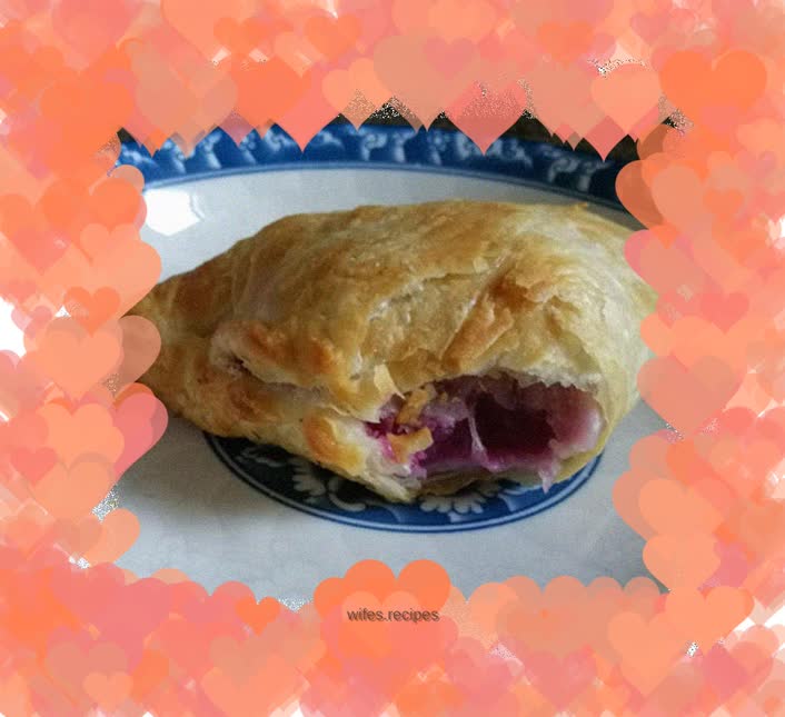 Simple purple potato pie