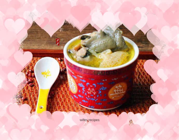 Braised black-bone chicken with bamboo fungus