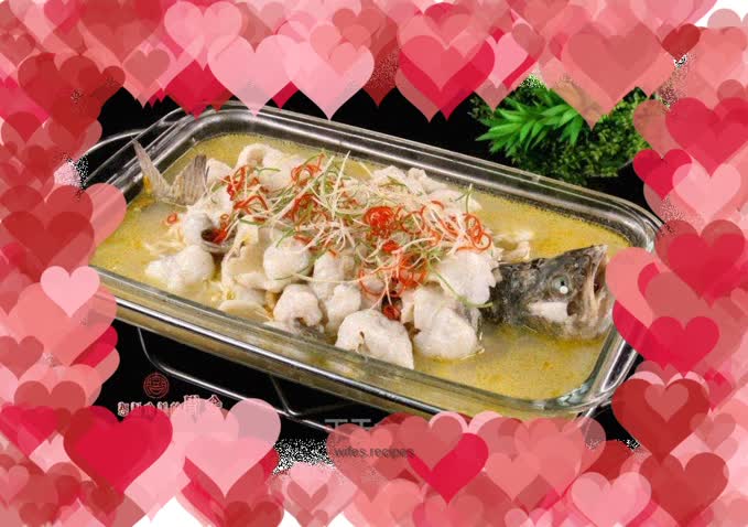 How to make "Golden Soup Flavored Sea Bass" sour, spicy and refreshing, full of umami, and the fish meat is smooth and tender